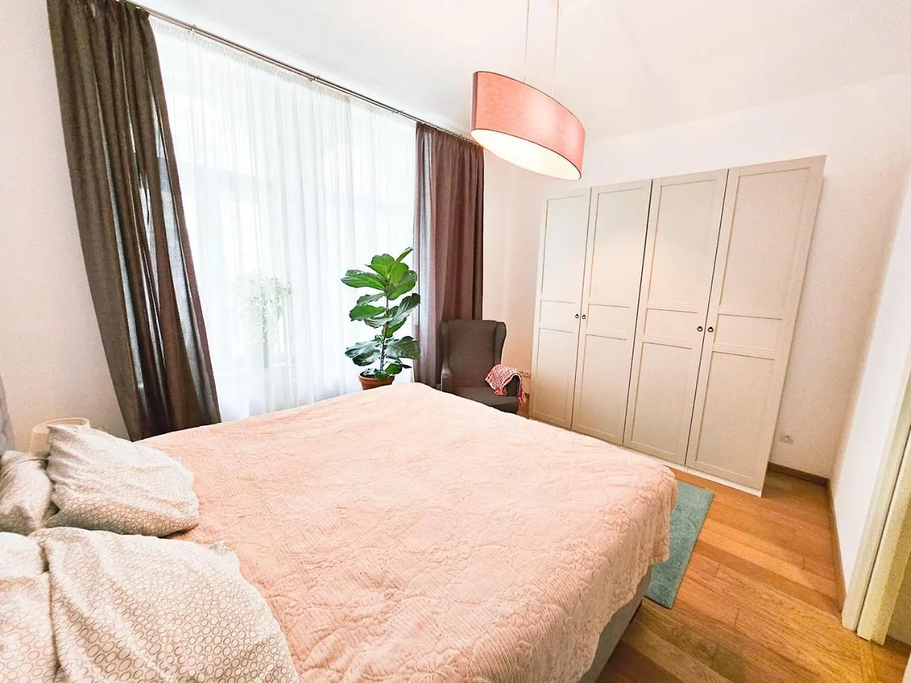 Prague Atmosphere - Modern Flat With Balcony