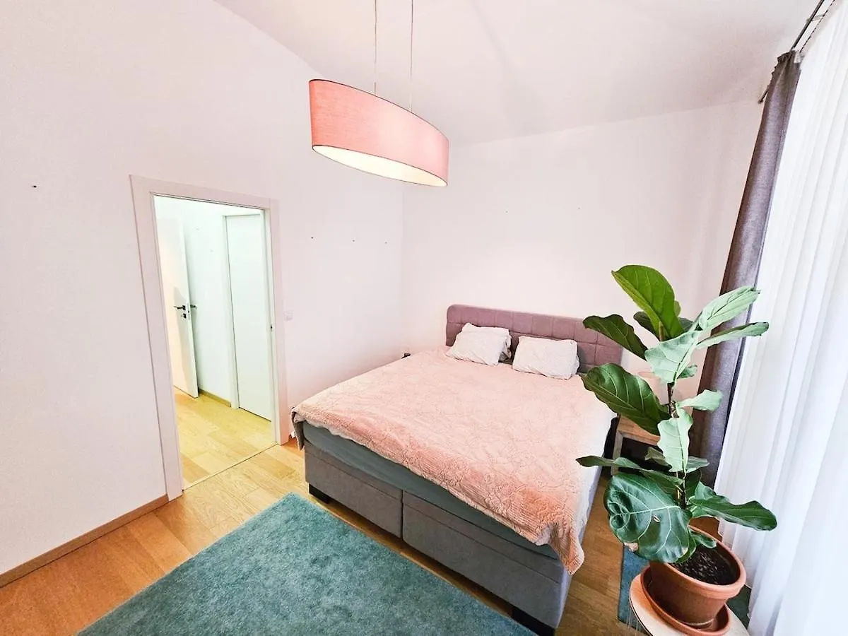 Apartment Prague Atmosphere - Modern Flat With Balcony